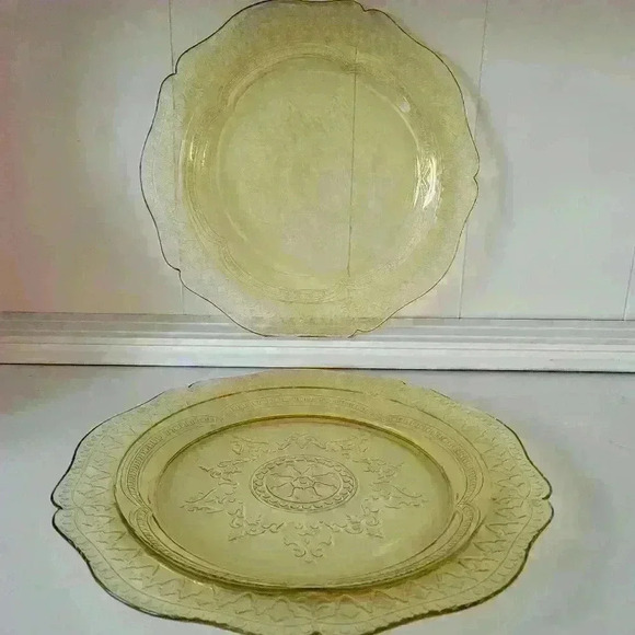 Set of 2-Patrician Spoke Amber Dinner Plates - Picture 1 of 3